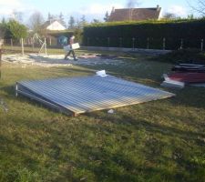 Garage enlev&eacute; du terrain.