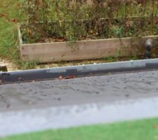 Lors de la rénovation de la toiture les gouttières ont été mal protégées.