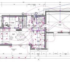 Plan du Rez de Chaussée
Dans la derniere version, "l'espace technique" est légèrement modifié... mais globalement ce plan est quasiment le plan final