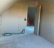 Chambre 2 à l'étage