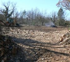 Terrain complètement dégagé