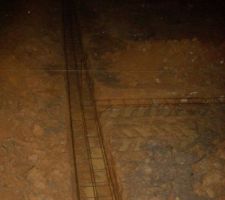 Visite de nuit... Les ferrailles sont installées. Il n'y a plus qu'à couler le béton!