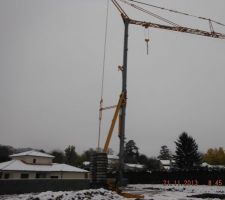 Mise en place de la grue...sous la neige