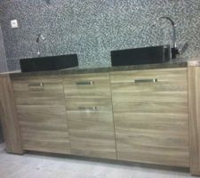 La salle de bain est presque finie reste les robinetteries de la douche :)
Et le carrelage en attente qui nous manque de chez Perez a augny !!! 
Ça va aller !