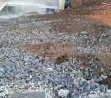 Les évacuations d'eaux usées des voisins sur notre parcelle: erreur du chargé d'aménagement du lotissement