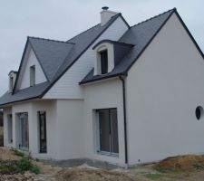 Façade sud avec les gouttière