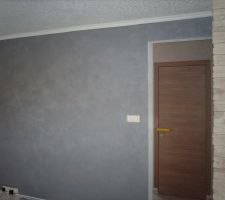 Salon/salle à manger: Futur mur du meuble tv! Peinture sablée métallisée de chez maison décorative