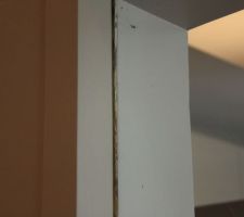 Peinture autour d'une fenêtre
