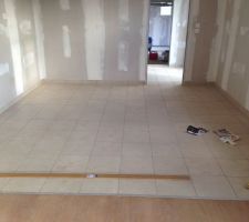 Carrelage dans la future cuisine