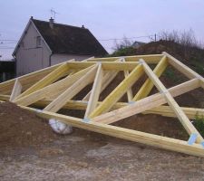 Arriv&eacute;e de la charpente!