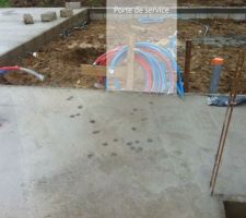 Erreur du plombier chauffagiste sur l'emplacement de la nourrice !!
Et oui c'est l'emplacement de la porte de service menant au garage !! ?