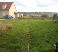 Ca c'était avant! Ce jour là, rencontre du chef de chantier pour faire un point précis sur le projet et délimitation pour le terrassement