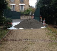 Protection pavée, trottoir et portail existant
coulage d'une dalle de béton