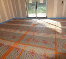 Chauffage au sol   boitier dans le bureau (27m2)