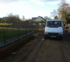 Comme promis l'&eacute;l&eacute;vation des murs a d&eacute;but&eacute; !!! &Ccedil;a avance &agrave; une vitesse !!!