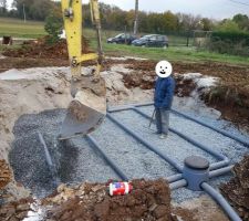 Bac de 5m x 5m en sortie de fosse sceptique pour infilration dans le sol avec tube drainant