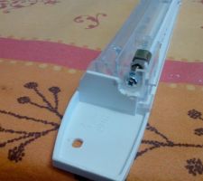 Entr&eacute;e d'air hygror&eacute;glable VMC Anjos - Vis de r&eacute;glage