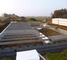 Mise en place des poutrelles en beton