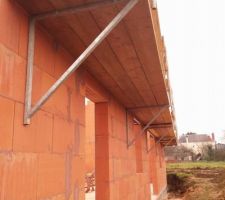 Le voisin  commence ses travaux