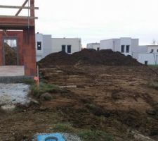 Le voisin  commence ses travaux