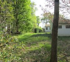 Le terrain avec le garage présent lors de l'achat du terrain . ce garage est maintenant disparu