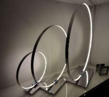 Luminaires cercle LED achetes en Allemagne (Fribourg Möbel Braun et XXL)