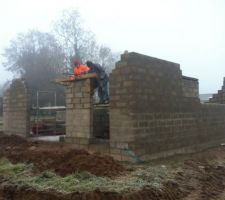 Fa&ccedil;ade Sud Est. Avec vue sur porte fen&ecirc;tre et baie vitr&eacute;e de 3m