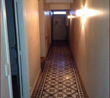 Avant rénovation, RDC couloir d'entré, porte d'entrée orienté NORD.