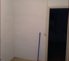 Avant rénovation RDC, future salle d'eau de la chambre, mur NORD.