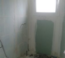 Abattement de la cloison de la future salle de bain, fini