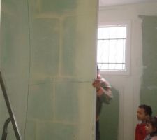 Abattement de la cloison de la future salle de bain