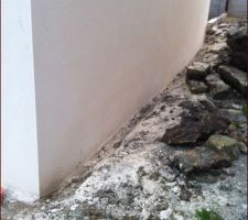 Mur en limite separative ou le voisin compte rehausser la terre sur 60cm de haut .