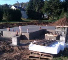 La dalle est coulée! Ça prend forme