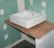 Meuble salle de bain. plateau bambou massif