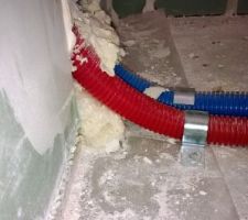 Les défauts qui vont m'embêter lors de la pose du carrelage. comme quoi rien n'est parfait. le pire ici pour le douche italienne