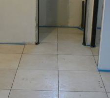 Vers la descente d'escalier