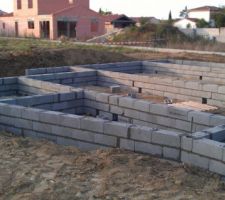 Rangées de parpaings du vide-sanitaire