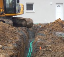 Bon travail du chauffeur de la pelle