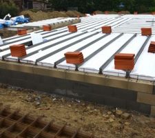 Matinée sous la pluie: chantier en pause
