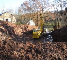 Installation pour réalisation des micro-pieux