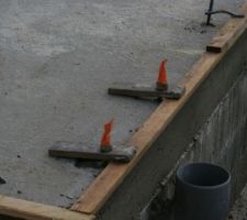 Goujons scellés pour recevoir l'ossature