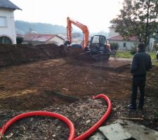 Voici le d&eacute;but du terrassement.