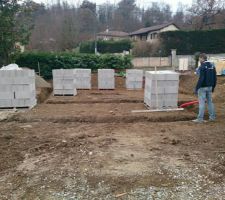 Les fondations commencent...