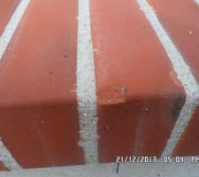 Briquette cass&eacute;e