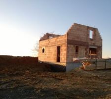 D&eacute;but du terrassement en attendant la charpente