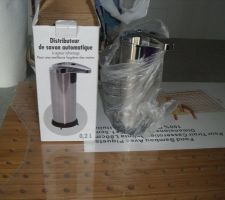 Distributeur de savon automatique