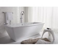 Peut &ecirc;tre cette baignoire &icirc;lot &agrave; l'&eacute;tage