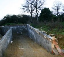 Descente de garage vu de la rue