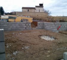 Les moellons commencent a être montées :)