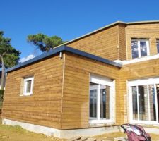 Toujours pas de toiture ! vue de l'ext&eacute;rieur.